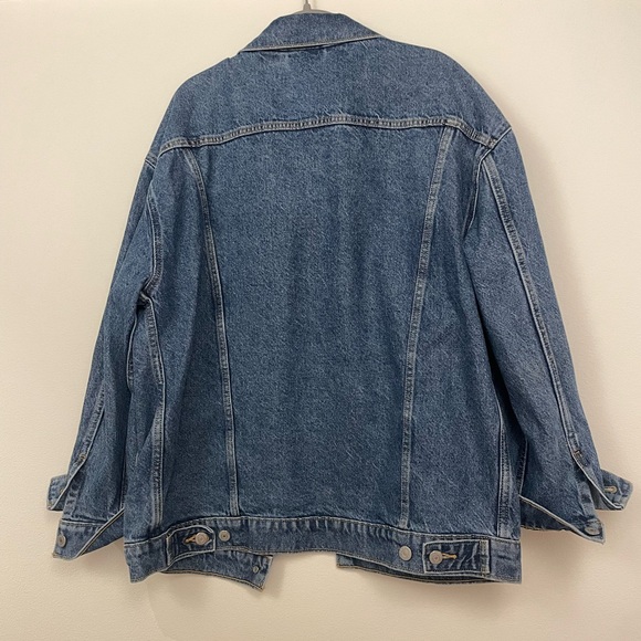 Levi's Classic Oversized Blue Denim Jacket - Picture 2 of 4